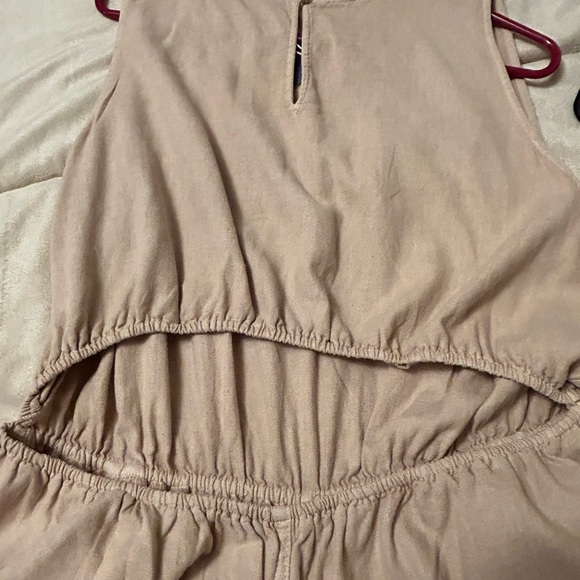 Universal Threads Tan Jumper/Romper - Picture 13 of 14